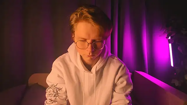 DanielSanders XXX чат на живо