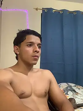 แชท XXX สดของ fitboycm1