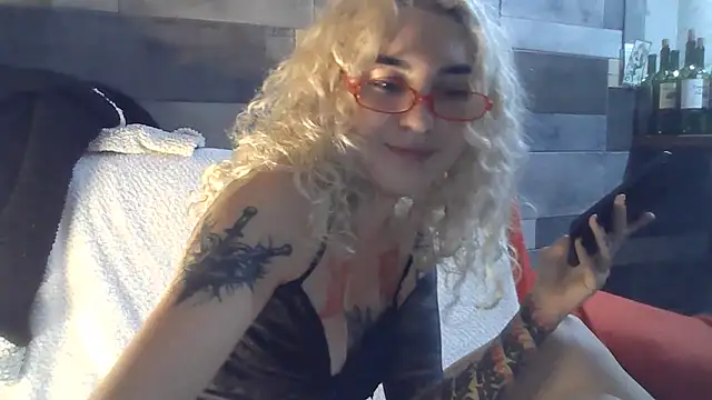 Apofenian Live XXX chat