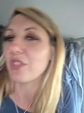 SheIsSomething Chat XXX live