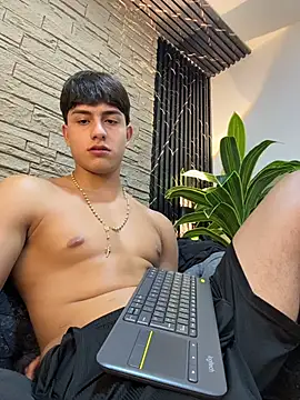Chatroom XXX en direct de Lander_Cruz