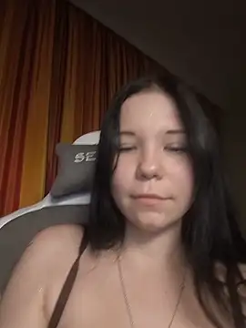 Chat +18 de KittyDreamX ao vivo