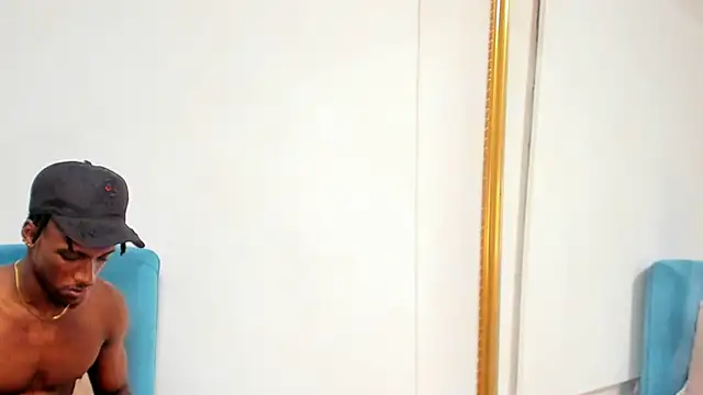 Онлайн чат XXX Charliedamn