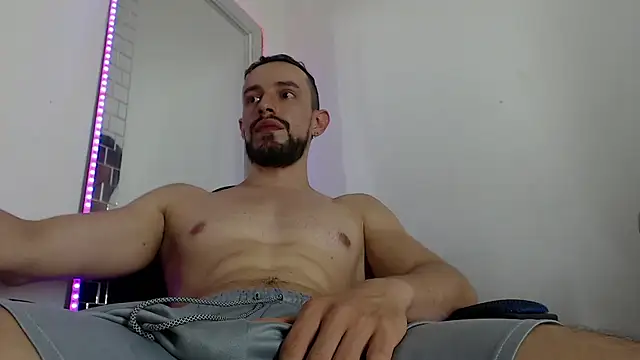 Nash_fit18 – Live XXX-chat
