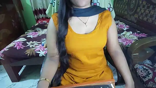 BengaliQueenStar XXX чат на живо