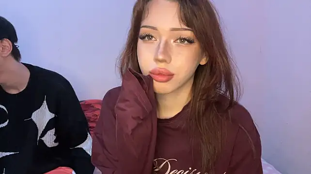 XXX chat uživo modela moonlure