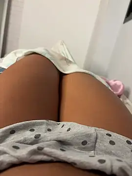 Chat +18 de bonequinha021 ao vivo