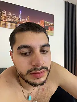 دردشة AmadeoWild الجنسية المباشرة