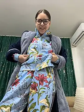 KaylaLewyss' Live XXX Chat