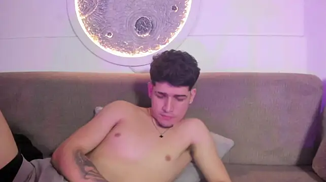 leandrocoper Chat XXX live