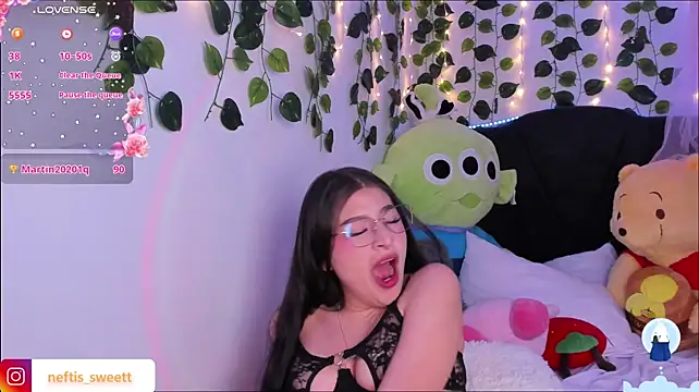 Neftis_lyria's Live XXX Chat