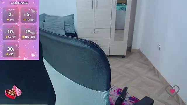 SharonR1's Live XXX Chat
