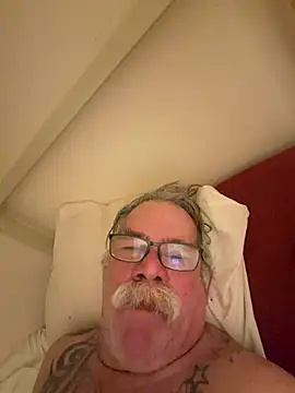 Živý XXX chat Caesar_Baxter