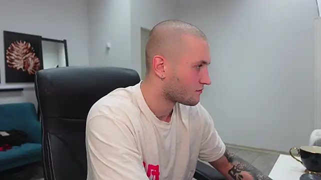 Igor_Wilde élő XXX-chatje