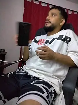 دردشة BadboyX333 الجنسية المباشرة