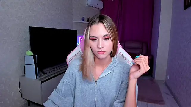 צ'אט XXX בשידור חי של EllaCurtis