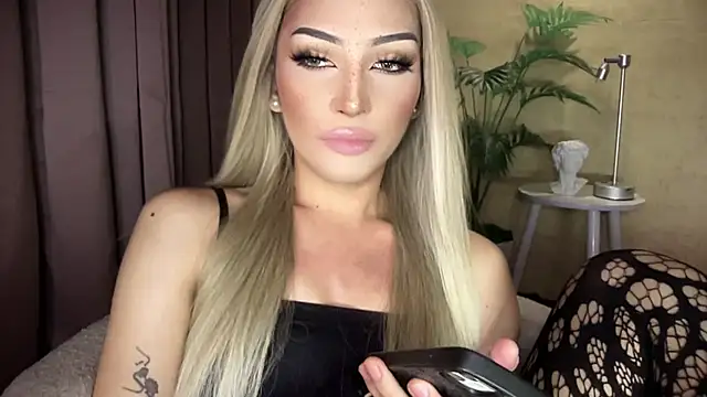 Alicegreenexx's Live XXX Chat