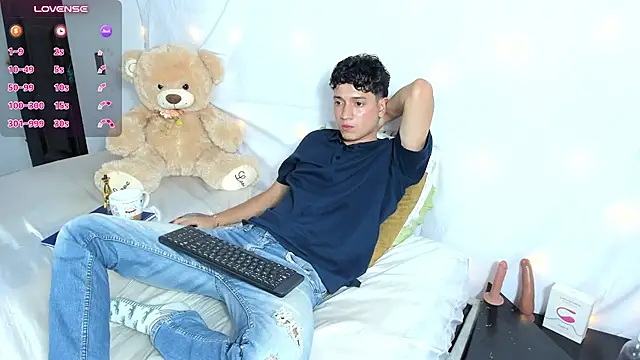 Benjamin_Buster 라이브 XXX 채팅