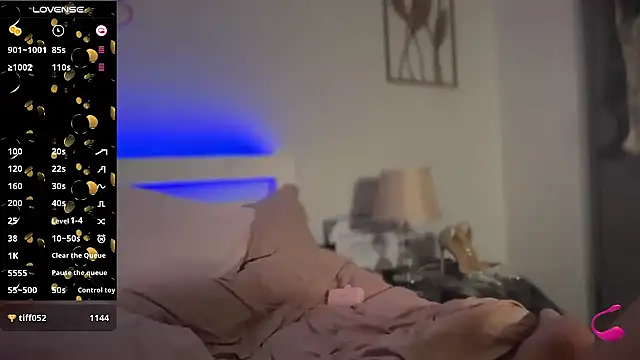 Živý XXX chat PrettyUntouchable_
