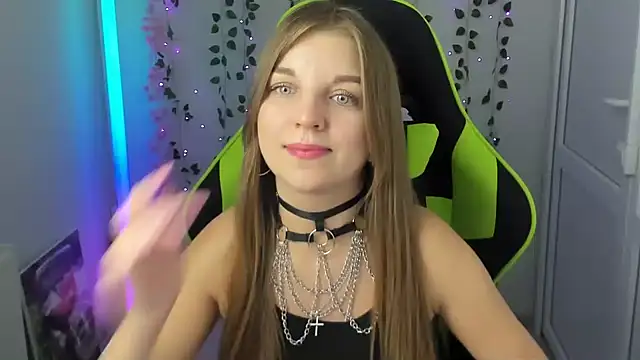 LuckyKinsley's Live XXX Chat