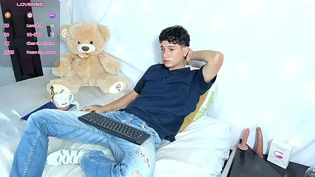 Chat XXX ao vivo de Benjamin_Buster