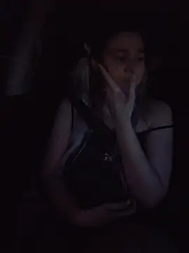 צ'אט XXX בשידור חי של ScarletsWeb