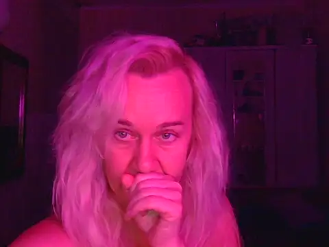 Ravelynni's Live XXX Chat
