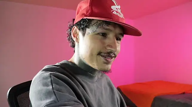 trieone live XXX chat