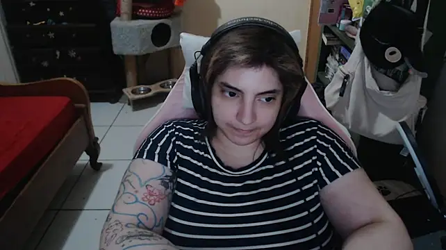 VictoriaSaintes' Live XXX Chat