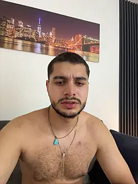 AmadeoWild Adlı Modelin Canlı XXX Sohbeti