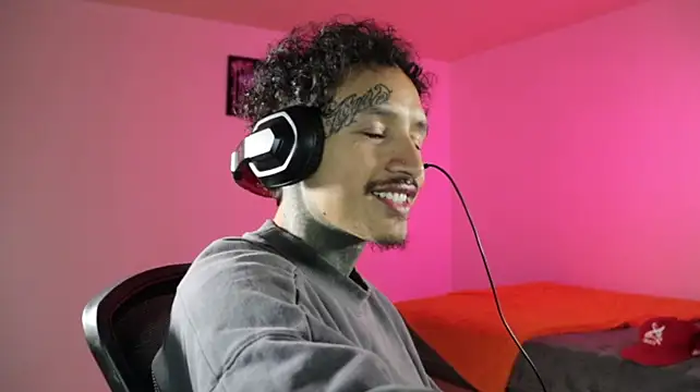Chat XXX ao vivo de trieone