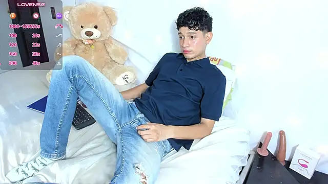 XXX chat uživo modela Benjamin_Buster