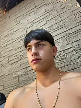 XXX chat uživo modela Lander_Cruz