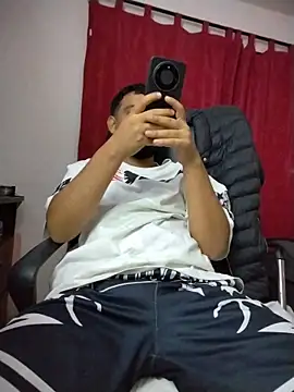 BadboyX333 live XXX chat