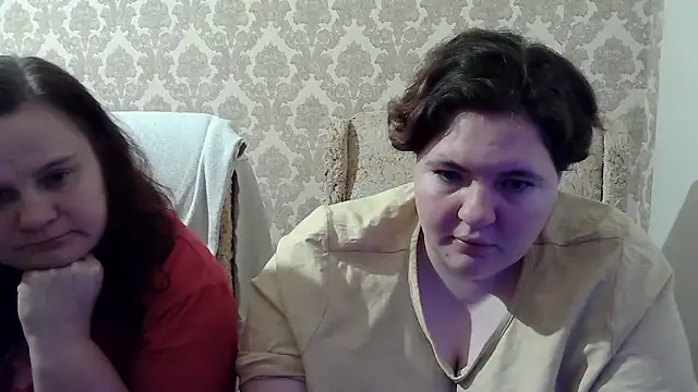 EmmaXKristall Chat XXX in diretta