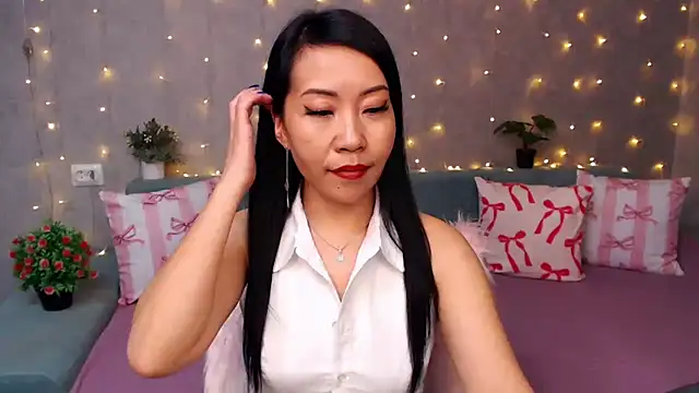 Chatroom XXX en direct de LiaPak