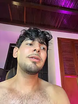 Samir_bear Adlı Modelin Canlı XXX Sohbeti