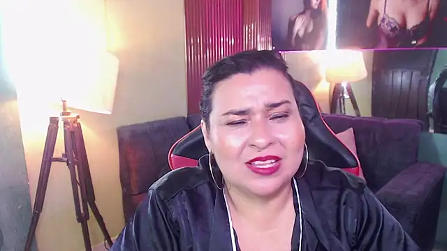 katiusca_rm's Live XXX Chat