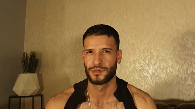 XXX chat uživo modela Jacob_Benelli