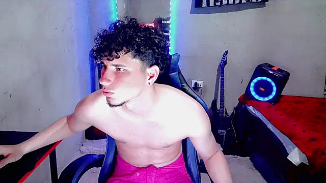 XXX chat uživo modela Atom_Hot