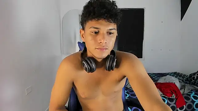 XXX chat uživo modela Master_hot06