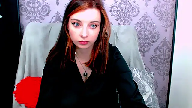 DominantLuna's Live XXX Chat