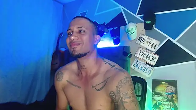 Chat +18 de MagnusFrost ao vivo