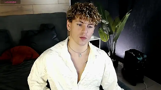 دردشة ConnorBlake الجنسية المباشرة