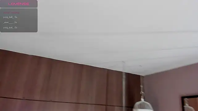 ZaraVesari's Live XXX Chat