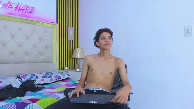 دردشة JustinSecret الجنسية المباشرة
