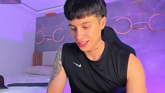 XXX chat uživo modela Samuell_777