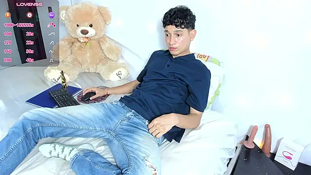 Benjamin_Buster Chat XXX in diretta