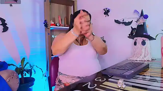 EllenaBoobs_ XXX чат на живо