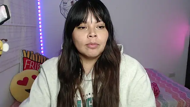 Živý XXX chat EllieMoonX